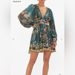 1 NWT 800.00 CAMILLA Short Dress With Blouson Sleeve
Verdis World XS